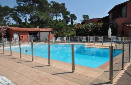 Mouans-Sartoux Apartamento | Studio Albatros en RDJ avec Terrasse, Parking privé, Piscine, proche Golf St Donat