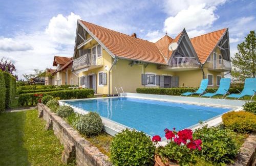 Balatonmariafurdo Apartamento | Studio Amarillo 2 by Interhome
