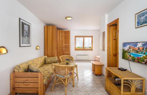 Balatonmariafurdo Apartamento | Studio Amarillo 2 by Interhome