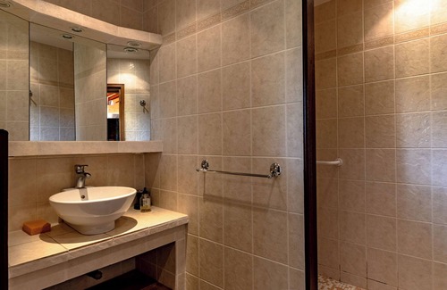 Saint-Amand-de-Vergt Apartamento | Studio Apartment 'Grand Gîte Croix Du Sud' with Shared Pool, Shared Terrace and Wi-Fi