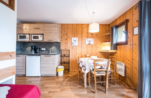 Cohennoz Apartamento | Apartamento estudio '4 - La Bruyère' con vistas a la montaña, jardín compartido y Wi-Fi