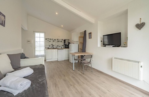 Cozes Apartamento | Apartamento estudio 'Au Petit Chez Nous' con terraza privada, jardín privado y Wi-Fi
