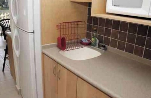 Worthing Apartamento | Studio Apartment Overlooking first fairway