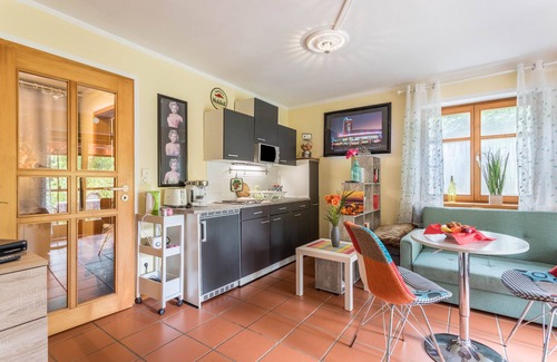 Siegsdorf Apartamento | Apartamento estudio 'Chiemgau - Erleben' con vistas a la montaña, jardín y Wi-Fi