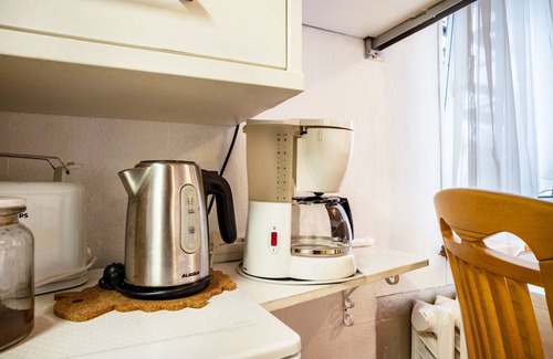 Franken Siedlung Apartamento | Studio Apartment 'Ferienzimmer Norbi Stralsund' with Private Terrace and Wi-Fi