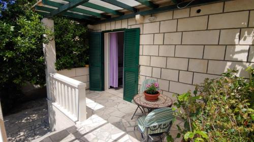 Bol Apartamento | Studio apartment in Bol with sea view, terrace, air conditioning, WiFi 3634-1