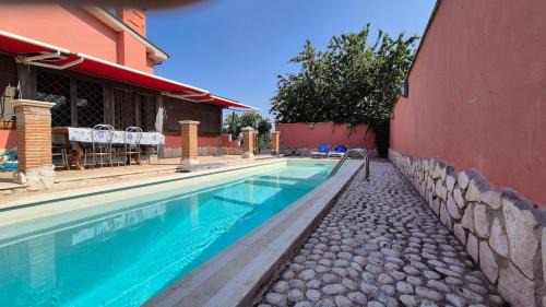 Monte Compatri Apartamento | Studio apartment in Rome with a pool