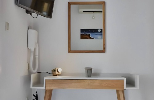 Gavrio Apartamento | Apartamento estudio 'Irene 4 Superior Triple 3' con vistas al mar, Wi-Fi y aire acondicionado.