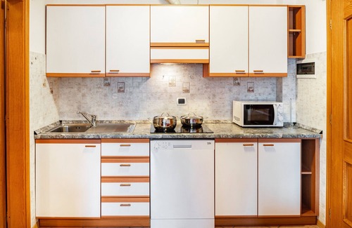 Rocca Pietore Apartamento | Apartamento estudio 'Appartamento Monolocale 4' con vistas a la montaña, jardín compartido y Wi-Fi