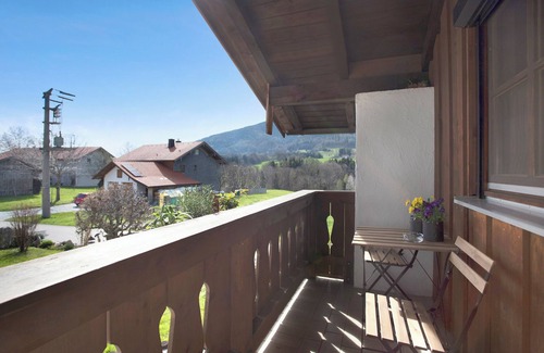 Teisendorf Apartamento | Apartamento estudio 'Lackner' con vistas a la montaña, balcón y Wi-Fi