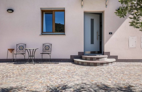 Dro Apartamento | Apartamento estudio 'Monte Brento Gaggiolo' con vistas a la montaña y jardín privado