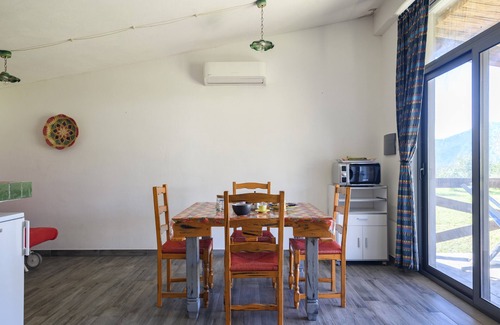 Dorgali Apartamento | Apartamento estudio "Naramanue 2" con vistas a la montaña, terraza privada y Wi-Fi