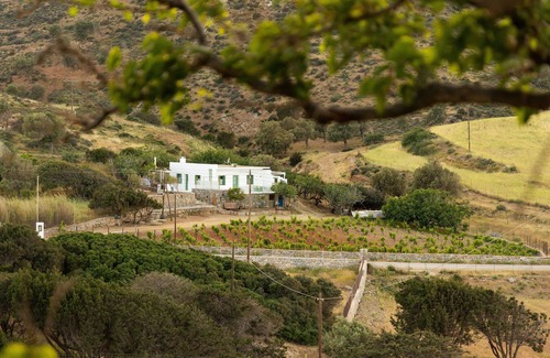 Naxos Apartamento | Studio Apartment 'Nymph Stone House with Garden' with Private Terrace, Wi-Fi and Air Conditioning