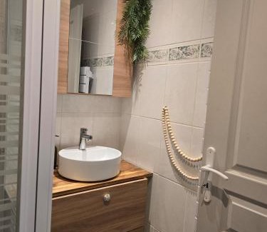 Quartier Administrations Apartamento | Studio Arènes Congrès EcoFriendly Centre
