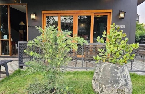 Thung Song Hong Apartamento | Studio at The Lantern Suites with Maid Service