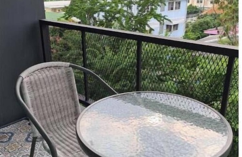 Thung Song Hong Apartamento | Studio at The Lantern Suites with Maid Service