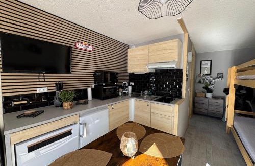Laveissiere Apartamento | Studio au pied des pistes avec accès privé par son balcon