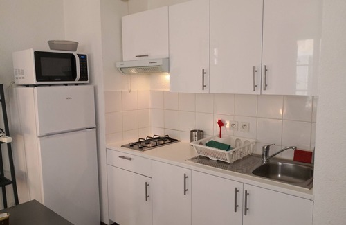 Secteur 2 Apartamento | Studio below