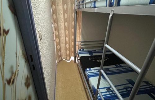 Besse-et-Saint-Anastaise Apartamento | Studio cabine 4 pers, centre station, wifi - FR-1-814-23