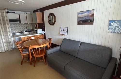 Besse-et-Saint-Anastaise Apartamento | Studio cabine 4 pers, centre station, wifi - FR-1-814-23