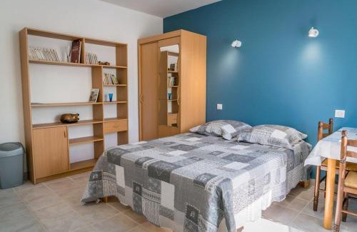 Saint-Laurent-les-Tours Apartamento | Studio calme et nature bien situé