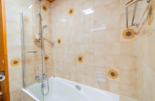 La Clusaz Apartamento | Studio cabine avec terrasse, parking, 4 pers, centre village, proche pistes et commerces - FR-1-437-92