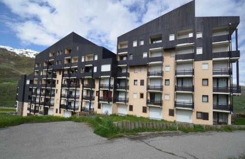 Les Menuires Apartamento | Studio cabine rénové avec cuisine équipée aux Menuires - FR-1-452-2