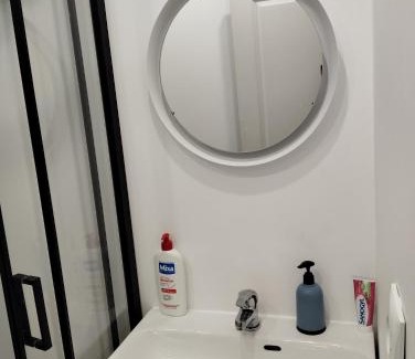 Vernon Apartamento | Studio chaleureux sans-visà-vis