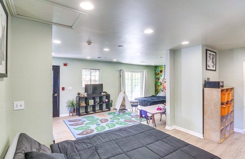 Norma Triangle Cama Y Desayuno | Studio City 1/2 Mile from Universal. Preschool turned Bed and Breakfast