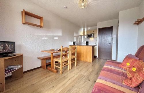 Notre-Dame-de-Bellecombe Apartamento | Studio cosy à 50m des pistes, balcon, parking, casier à skis, proche village et école de ski - FR-1-595-11