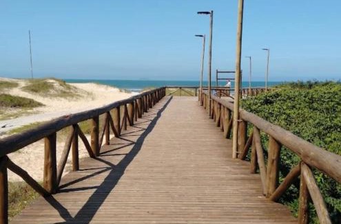 Praia de Leste Apartamento | Studio com ar condicionado a 4 quadras do mar