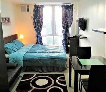 Ugong Apartamento | Studio Condominium - Short and Long Term Staycation