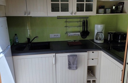 Milly-la-Foret Apartamento | Estudio-Confortable-Baño con bañera-Vista al Jardín-3 Star