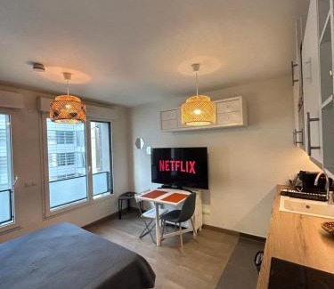Issy-les-Moulineaux Apartamento | Studio Design & Cosy avec Parking