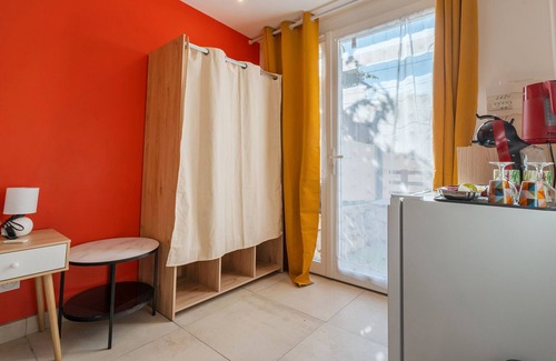 Lambesc Apartamento | Estudio « Dolce Vita 2 » con piscina compartida, terraza privada y aire acondicionado