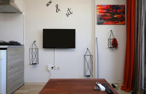 Pendik Apartamento | Studio Flat with Shared Pool near Sabiha Gokcen