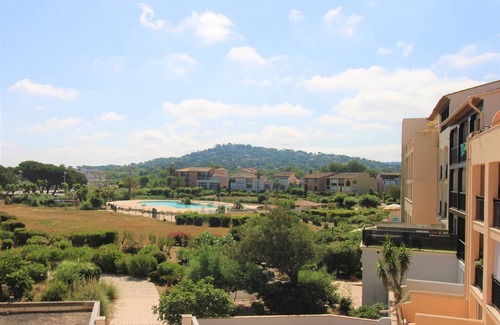 Gassin Apartamento | Studio for 3 people in a seaside residence with a pool located in the Gulf of Saint-Tropez