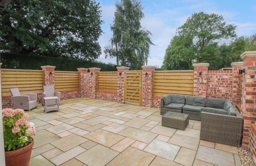 Chester Cabaña | Studio