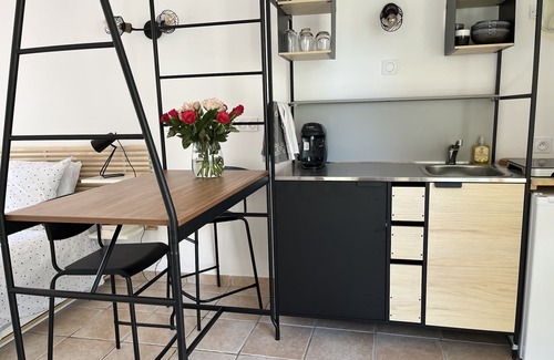 Claviers Apartamento | Studio Indépendant au Cœur Dune Oliveraie. Situé au Pied du Village de Claviers