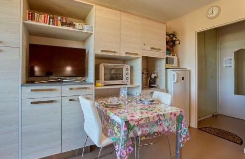 Barbotan-les-Thermes Apartamento | Studio lumineux proche Lac de l'Uby avec Wi-Fi gratuit - FR-1-841-55