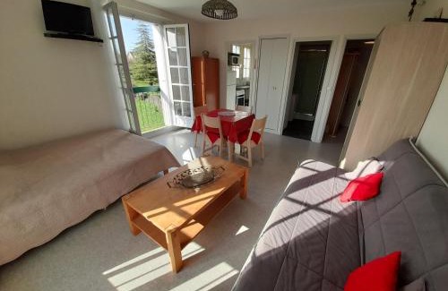 La Roche-Posay Apartamento | Studio lumineux centre-ville La Roche-Posay avec WI-FI, lave-linge, lave-vaisselle, animaux admis - FR-1-541-131
