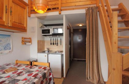 La Toussuire Apartamento | Studio lumineux et fonctionnel, 2ème étage, 4 pers, skis aux pieds, balcon exposé Sud, près télésiège - FR-1-416-56