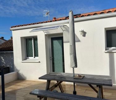 La Tranche-sur-Mer Casa | Studio Mer et Soleil avec Terrasse, en centre-ville, parking