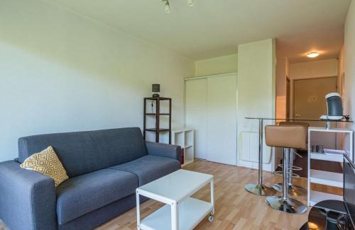 Anglet Apartamento | Studio moderne avec balcon à 7 km des plages d'Anglet et Biarritz - FR-1-3-608