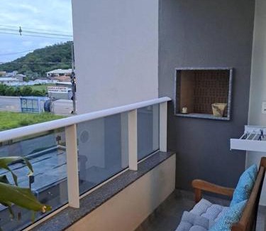 Alto Ribeirao Apartamento | Studio moderno e bem equipado próximo à praia
