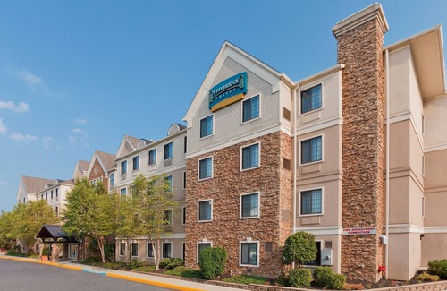 Allentown Apartamento | Estudio cerca de ABE con transporte gratuito al aeropuerto las 24 horas | Acceso compartido a la bañera de hidromasaje