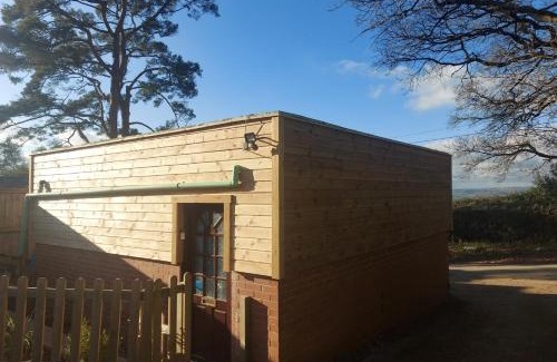 Raymonds Hill Apartamento | Studio Near Lyme Regis, Dog Friendly, Self Catering, Small Garden, Free Private Parking"