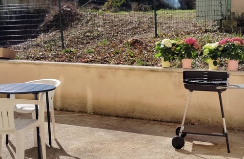 Riberac Apartamento | Studio+outside Ribérac town center2