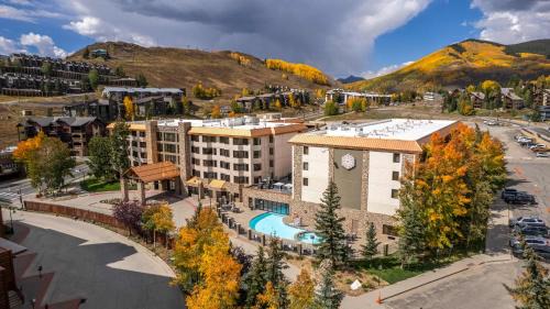 Crested Butte Casa | Studio Perfect Location 318 with Pool and Hot Tub