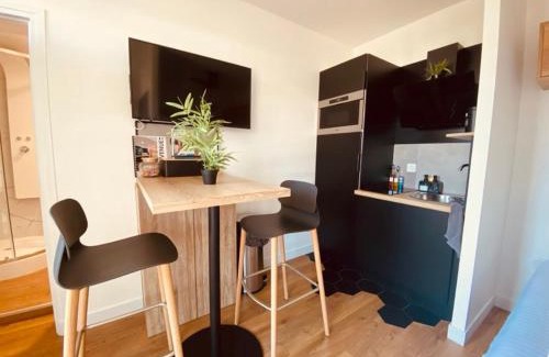 Ardres Apartamento | Studio premium, à 50m du Lac d'Ardres avec terrasse